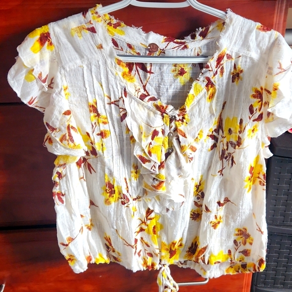 Free People Naya Top in Ivory Fp One Printed Ruffle Button Blouse Size large NWT - Picture 1 of 4